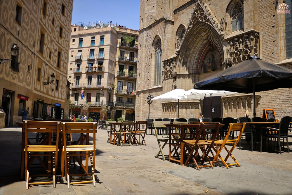 gothic-quarter-barcelona-spain-casa-seguro-011