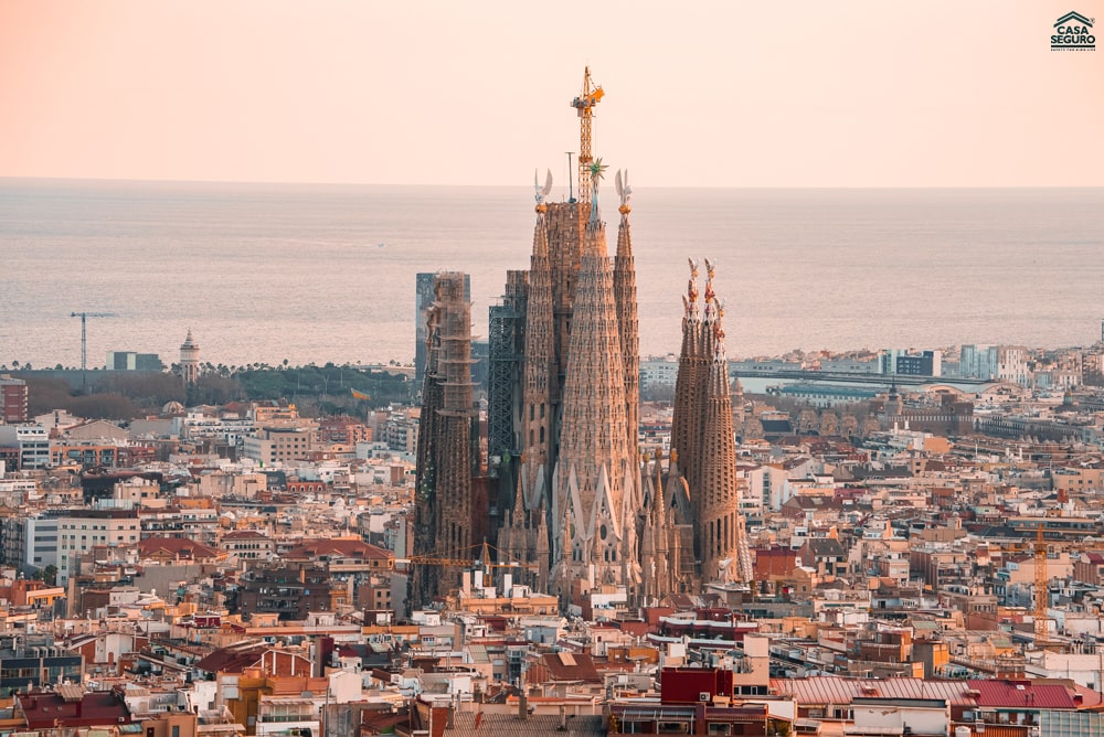 sagrada-familia-cathedral-barcelona-spain-casa-seguro-011